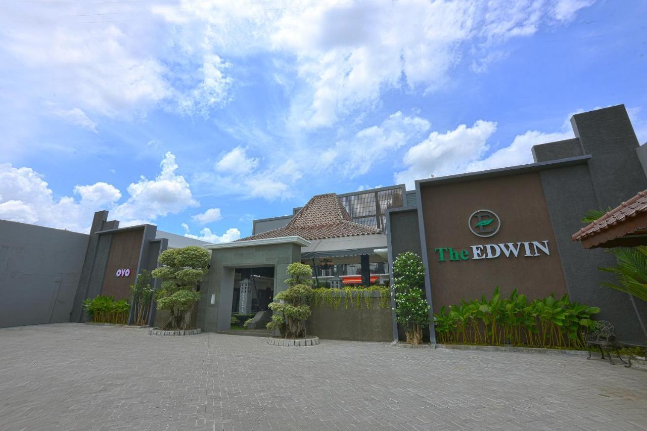 The Edwin Syariah Hotel Ngabean Eksteriør billede
